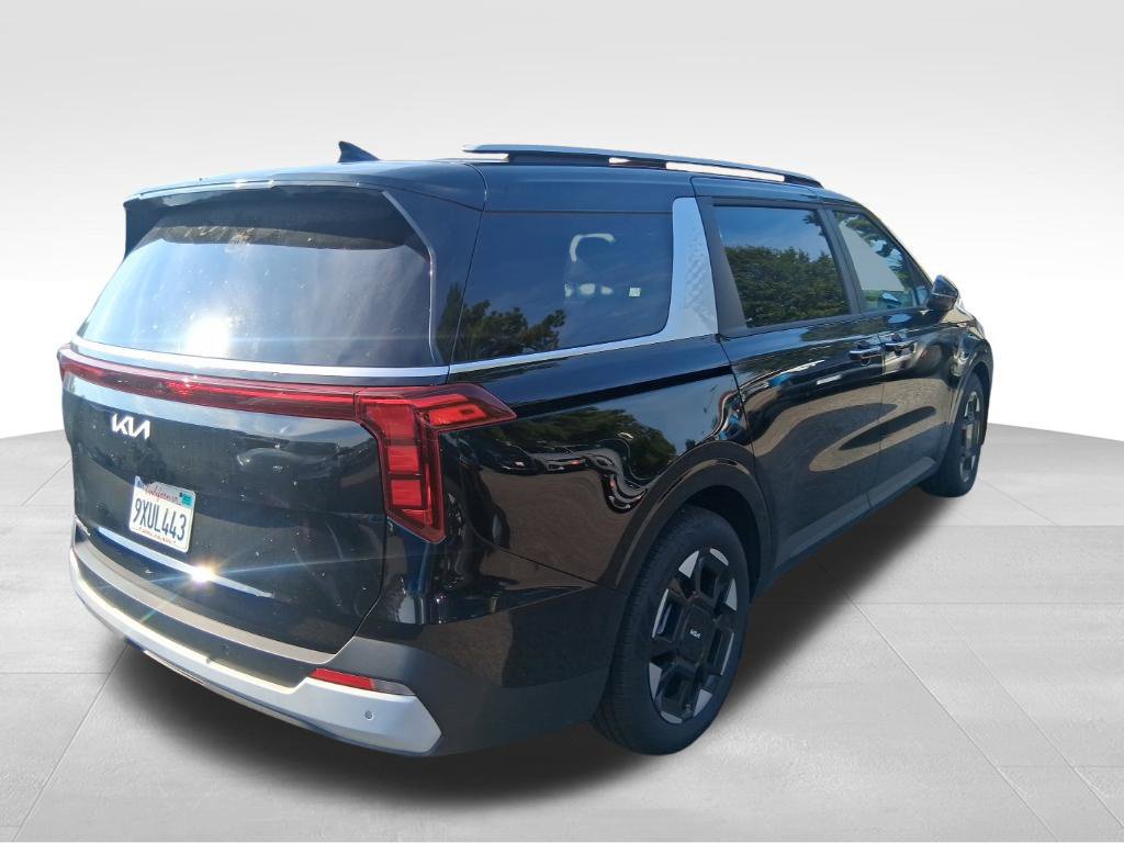 Certified 2026 Kia Carnival EX FWD image 4