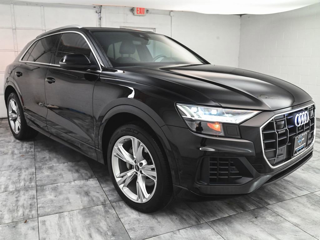 Used 2023 Audi Q8 Premium w/ Convenience Package AWD/4WD image 3