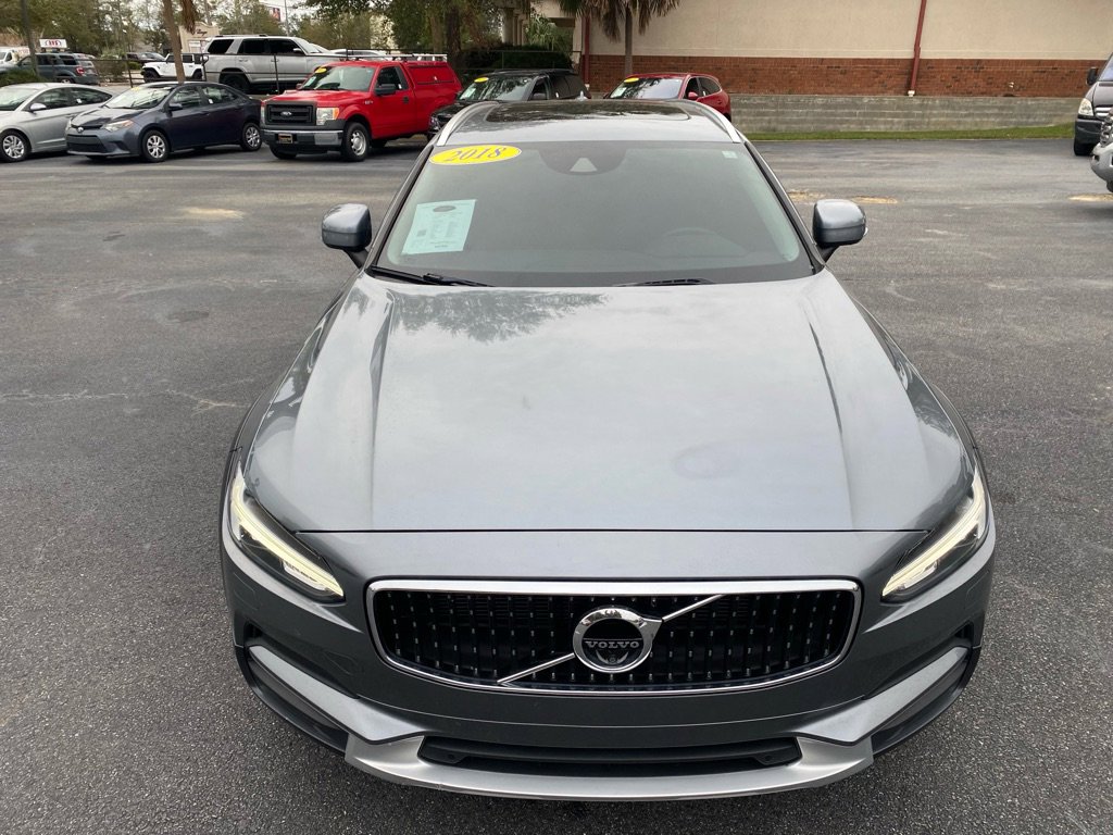 Used 2018 Volvo V90 T6 Cross Country w/ Convenience Package image 3