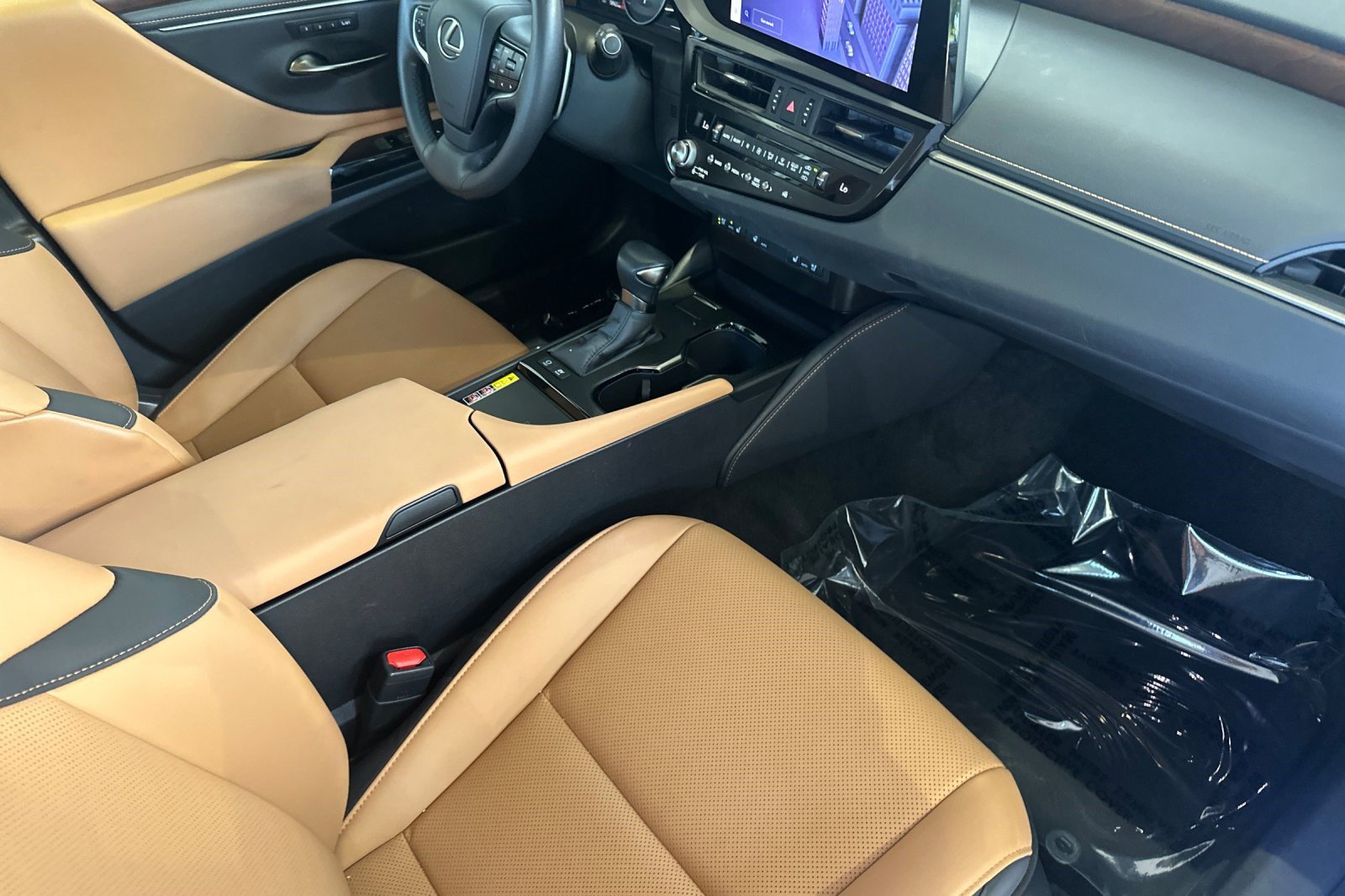 Certified 2024 Lexus ES 300h w/ Premium Package FWD image 19