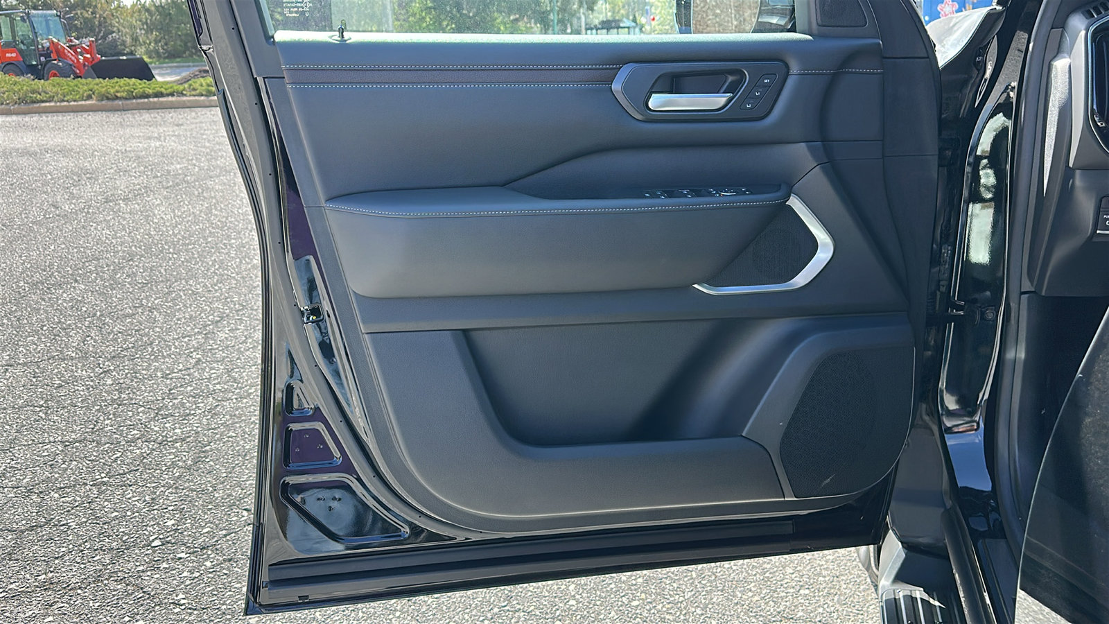 Certified 2026 Nissan Armada Platinum image 13