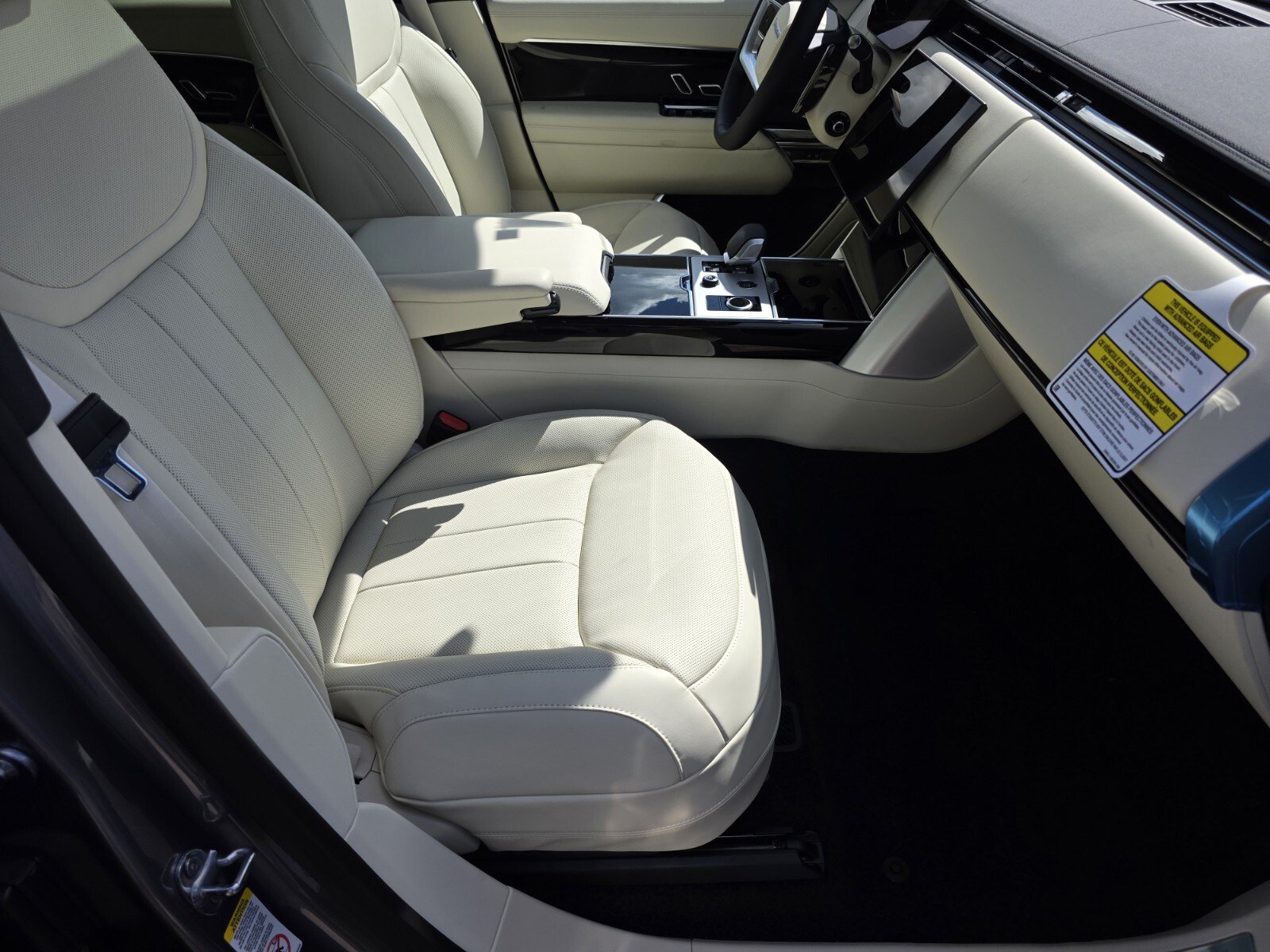 New 2027 Land Rover Range Rover SE AWD/4WD image 3