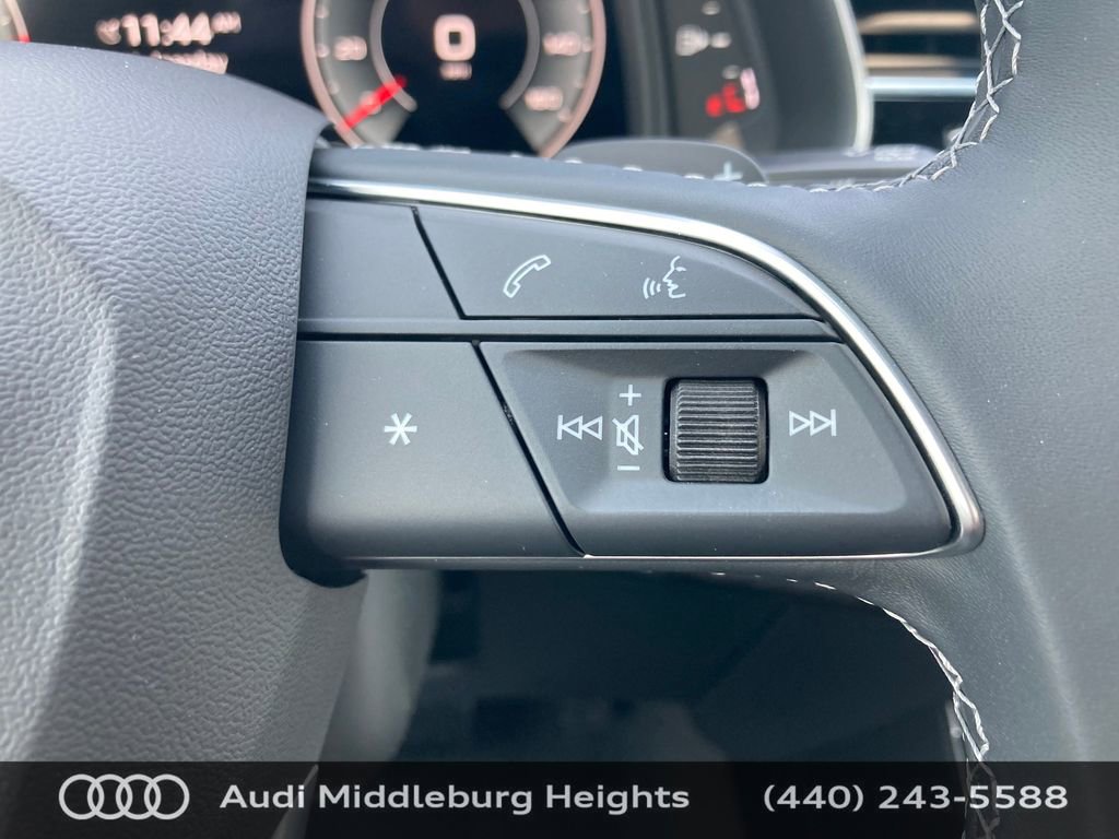 Certified 2025 Audi Q7 2.0T Premium w/ Convenience Plus Package image 39