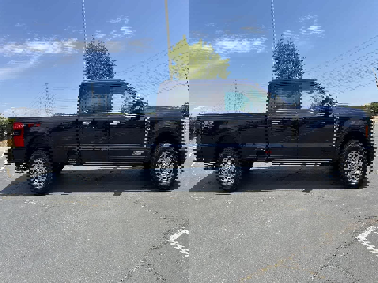 Used 2023 Ford F250 Lariat w/ Lariat Ultimate Package image 3