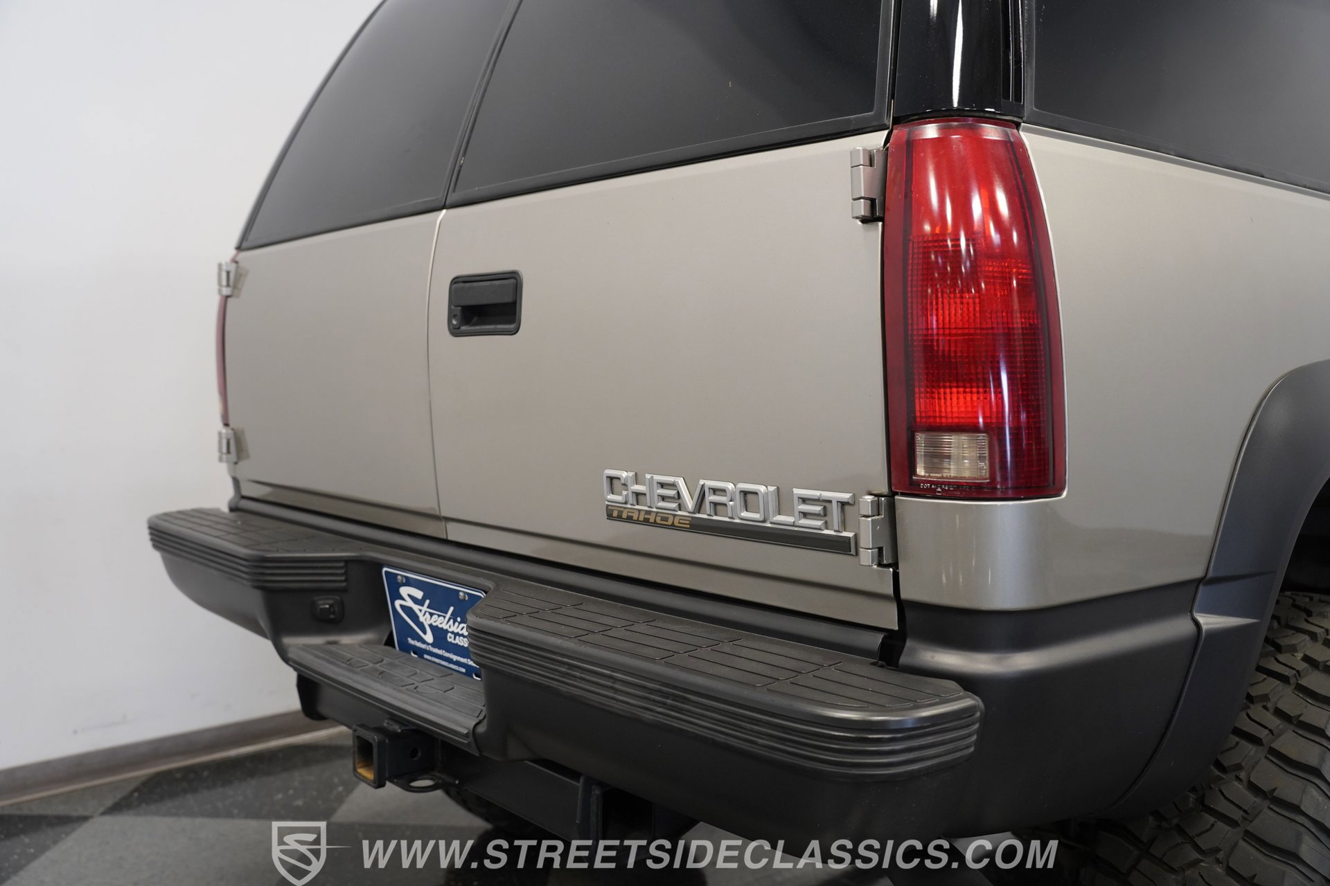 Used 1999 Chevrolet Tahoe 4WD 2-Door w/ Preferred Equipment Group image 32