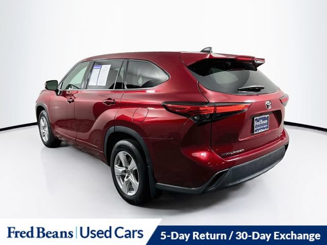 Used 2022 Toyota Highlander LE AWD/4WD image 6