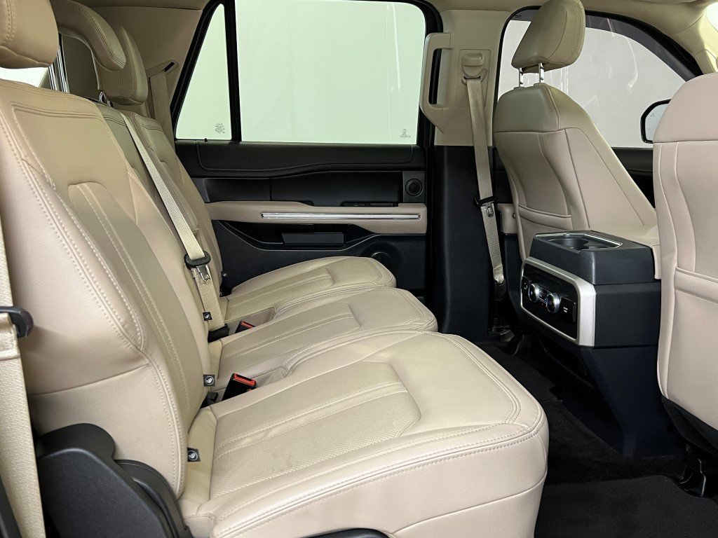 Used 2022 Ford Expedition Max Limited image 18