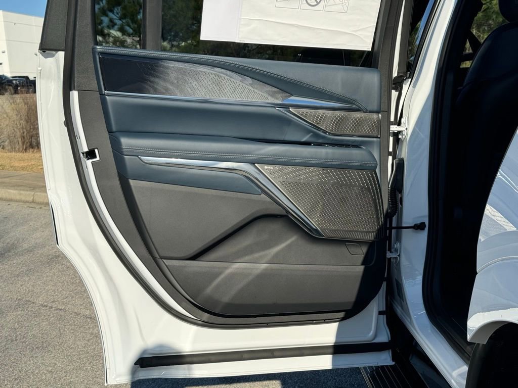 New 2025 Cadillac Escalade IQ Luxury 2 image 23