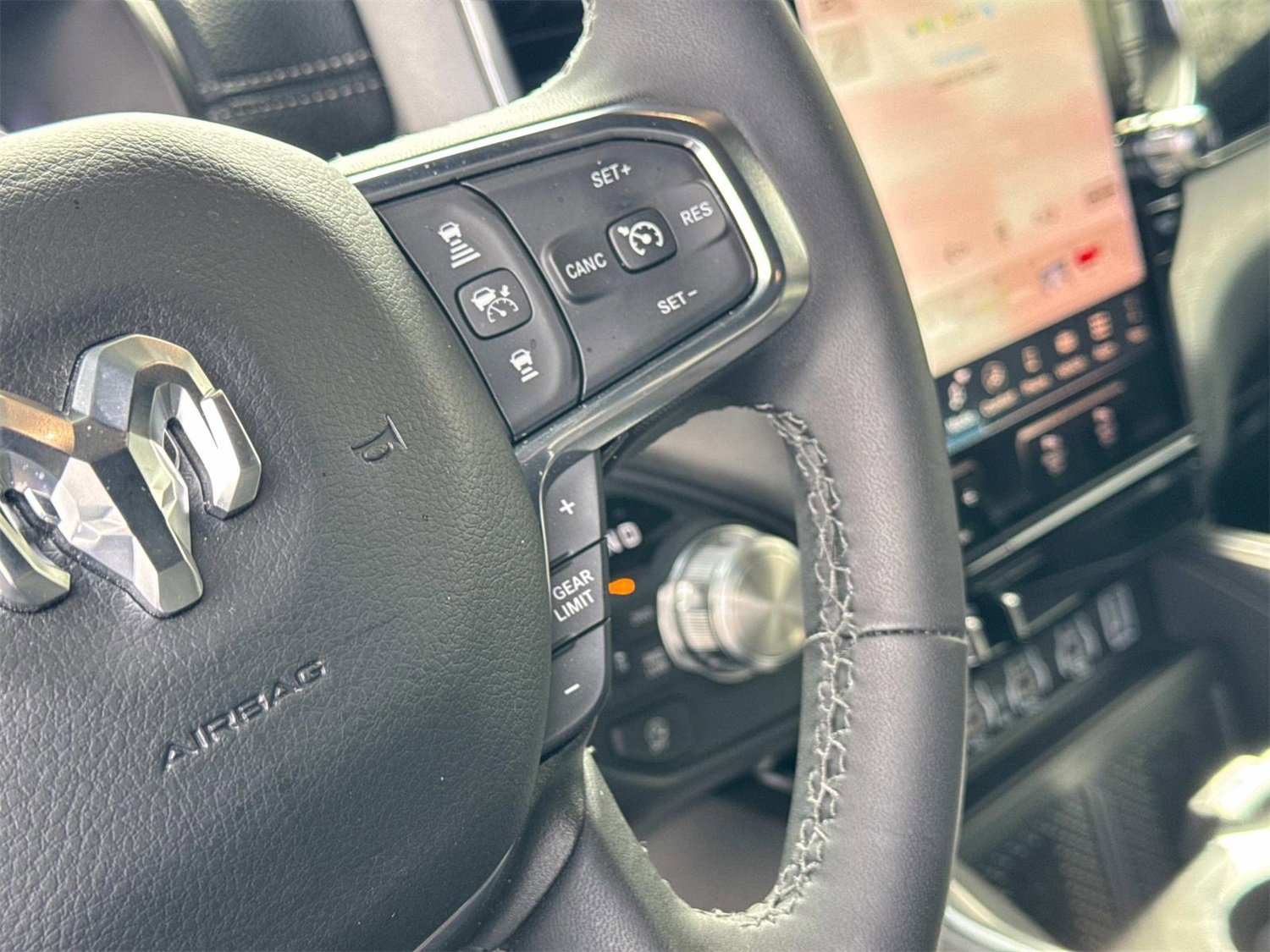 Used 2025 RAM 1500 Laramie w/ Night Edition image 32