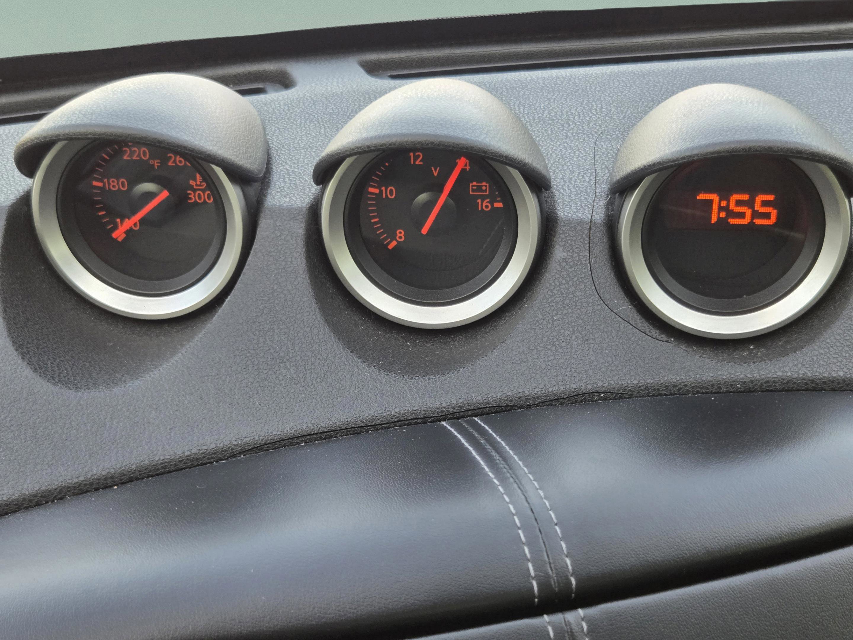 Used 2010 Nissan 370Z Touring RWD image 13