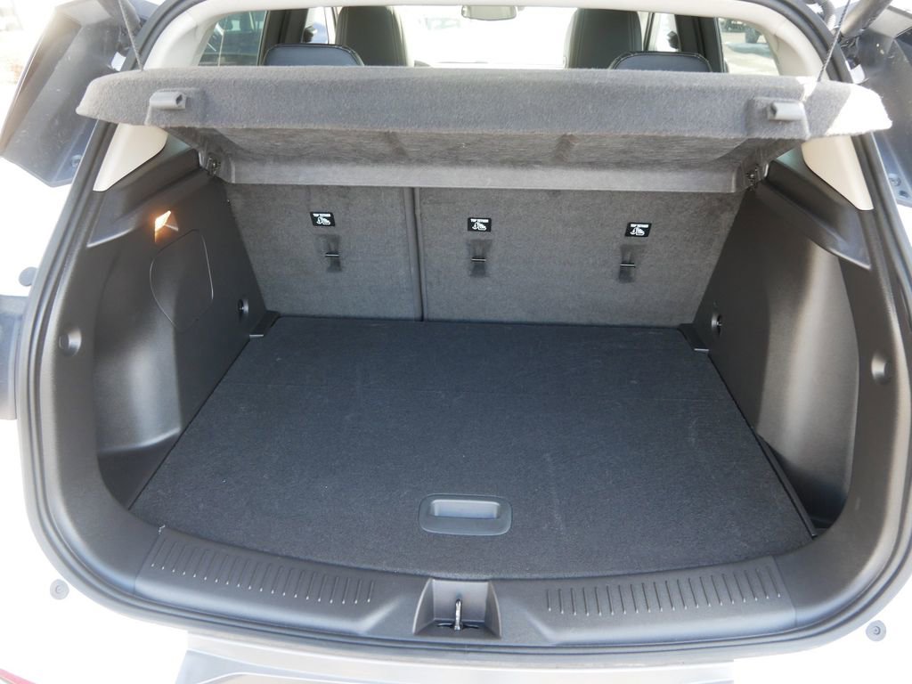 Used 2023 Buick Encore GX Essence w/ Experience Buick Package image 9