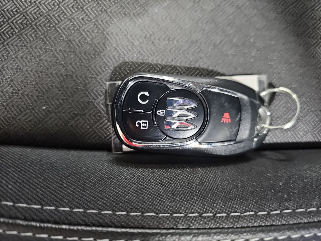 Used 2025 Buick Encore GX Preferred AWD/4WD image 40