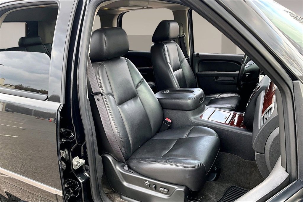 Used 2010 Chevrolet Tahoe LTZ image 7
