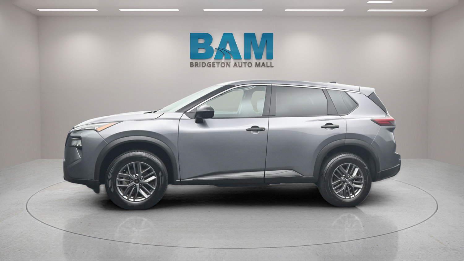 Used 2024 Nissan Rogue S FWD image 4