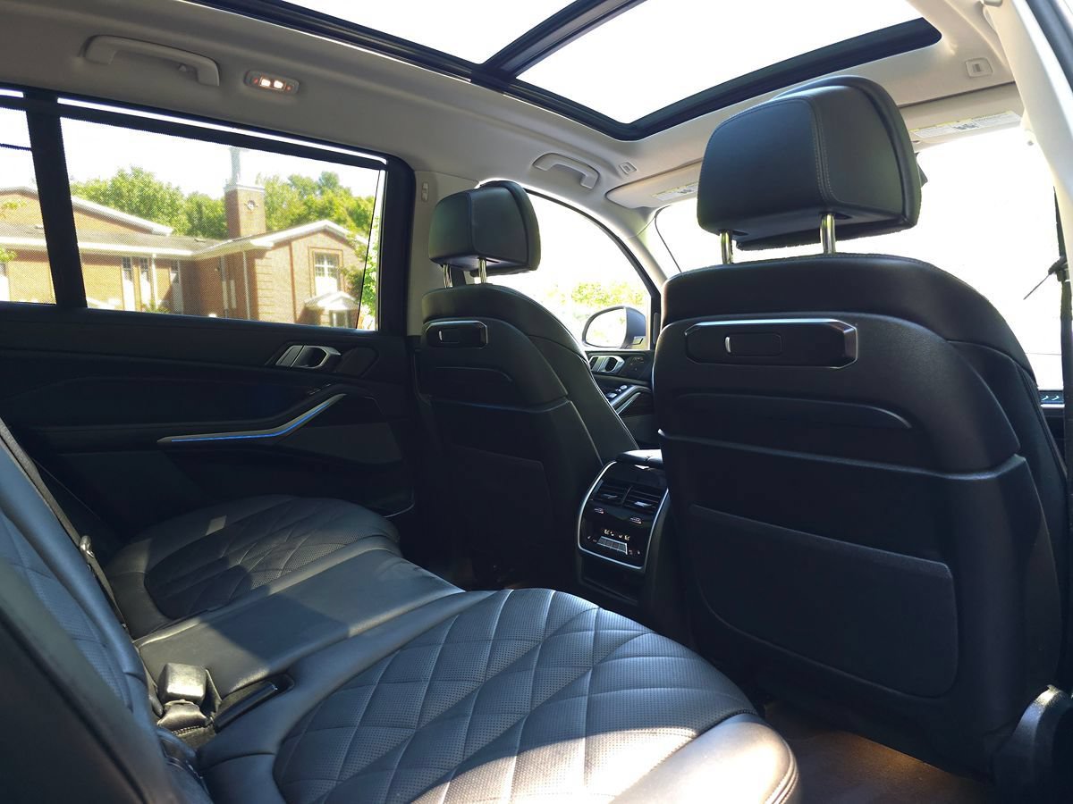 Used 2025 BMW X7 xDrive40i w/ Premium Package AWD/4WD image 24