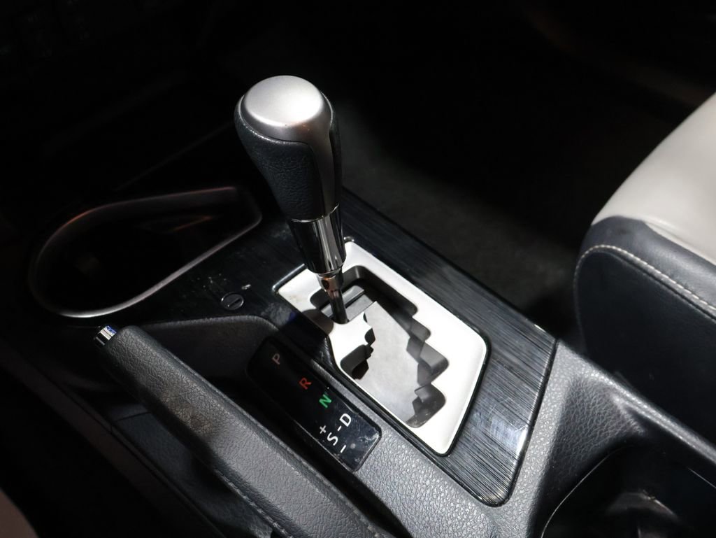 Used 2018 Toyota RAV4 Limited w/ Advanced Technology Package image 29