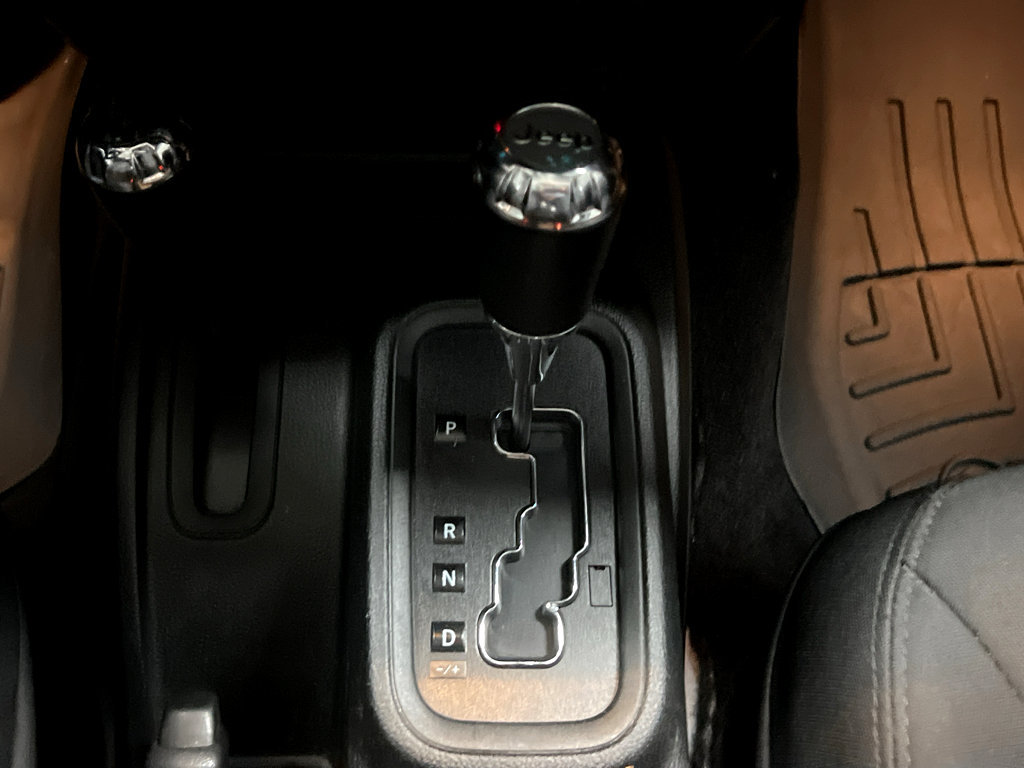 Used 2018 Jeep Wrangler Unlimited Sport S AWD/4WD image 29