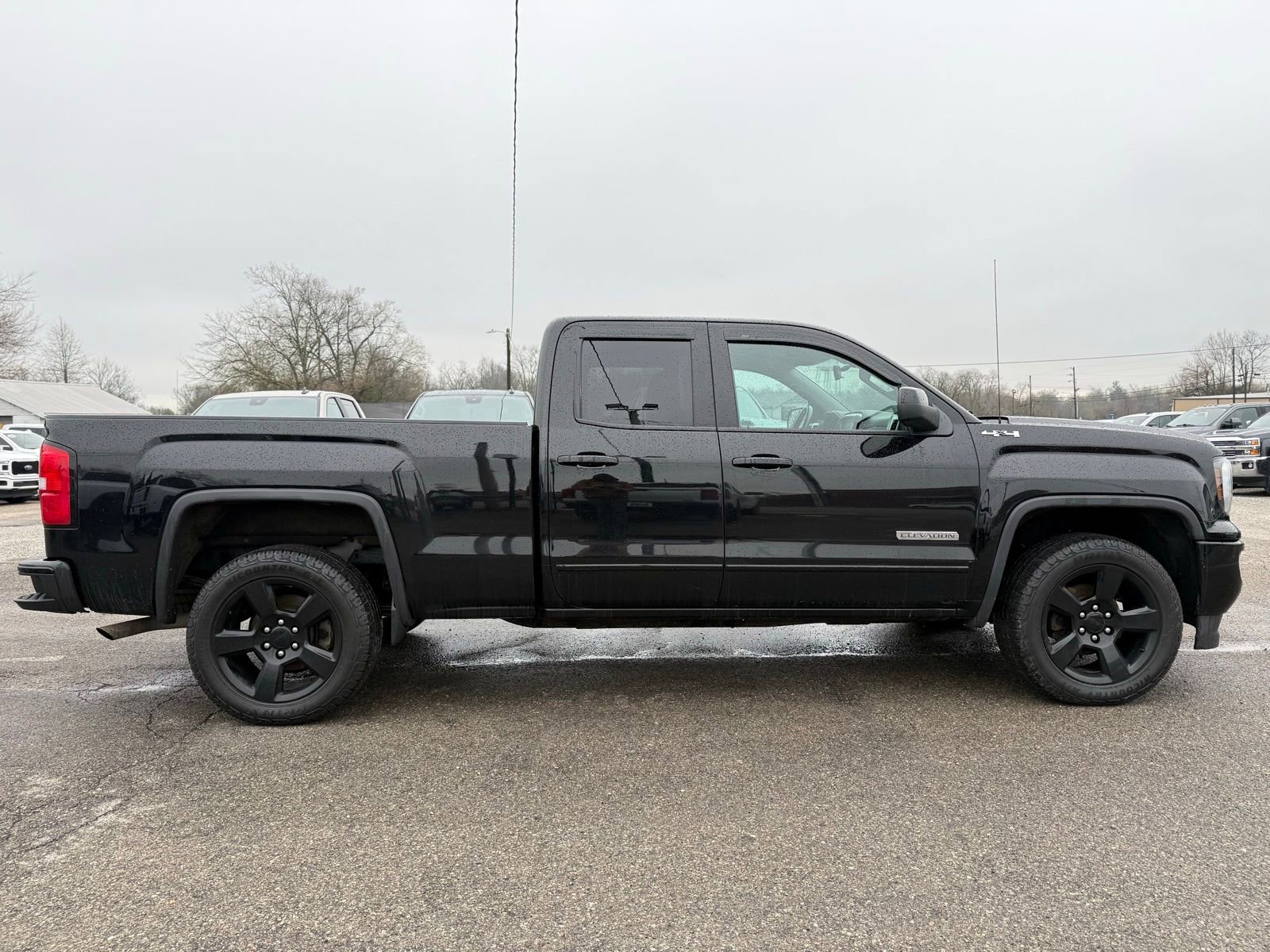 Used 2017 GMC Sierra 1500 SLE w/ SLE Value Package AWD/4WD image 10