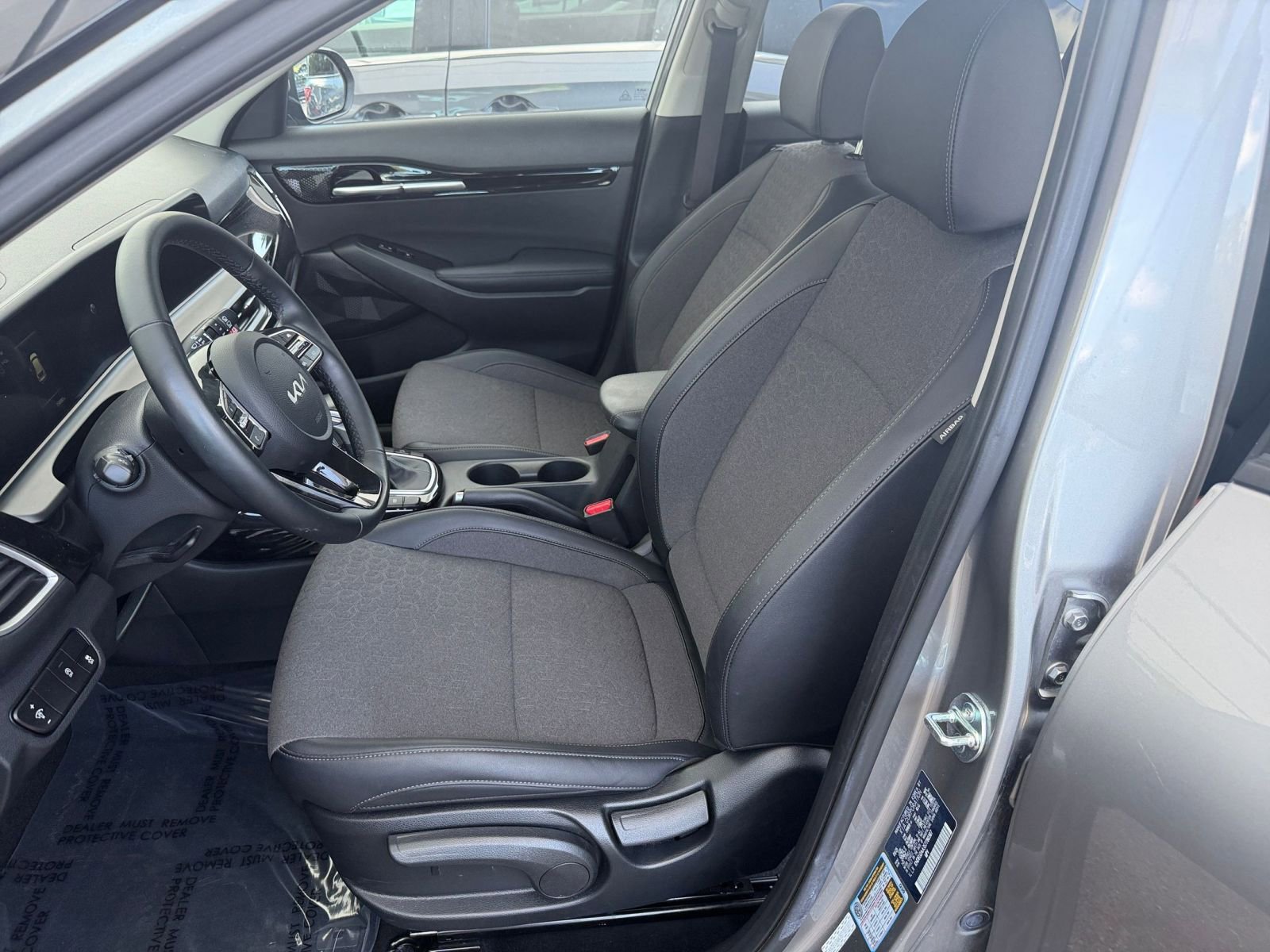 Used 2025 Kia Seltos S FWD image 36