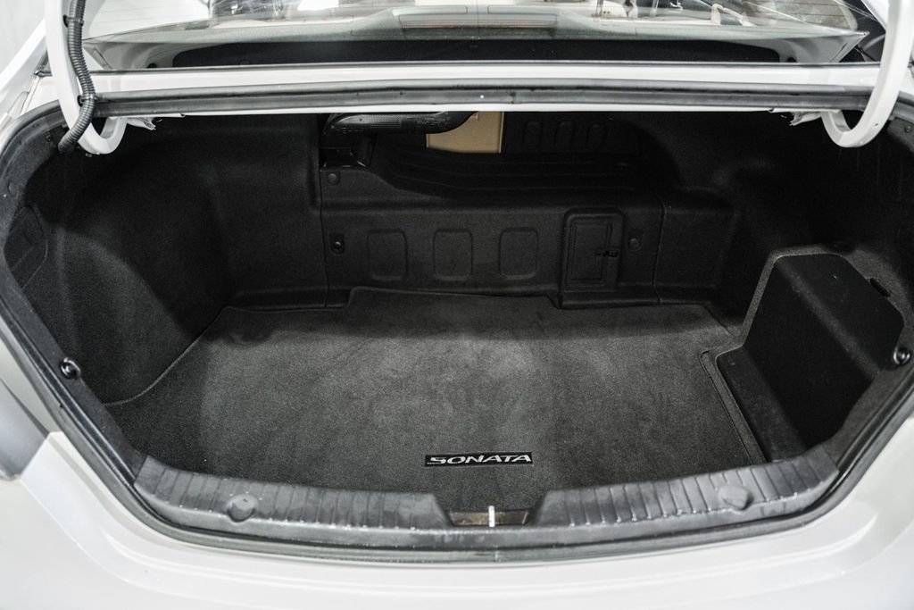 Used 2014 Hyundai Sonata Hybrid image 10