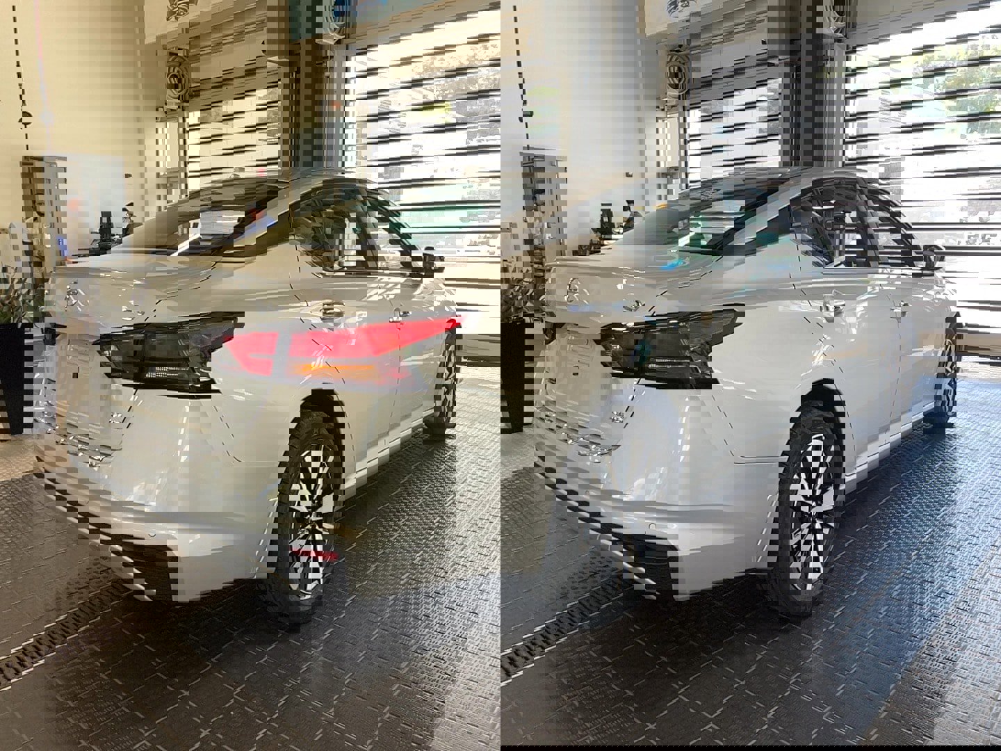 Used 2022 Nissan Altima 2.5 SV image 14