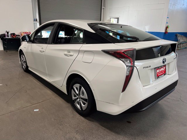 Used 2017 Toyota Prius Four FWD image 5
