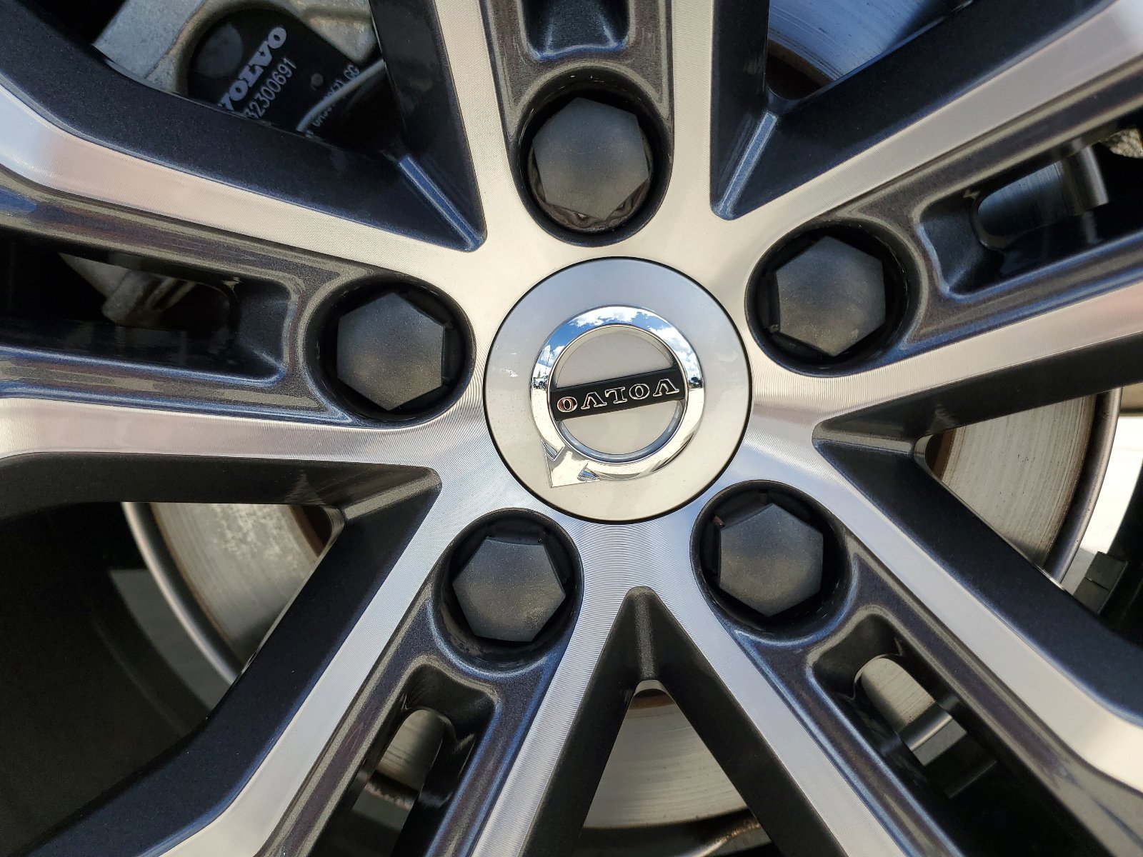 Used 2022 Volvo XC60 B5 Momentum w/ Protection Package Premier FWD image 10