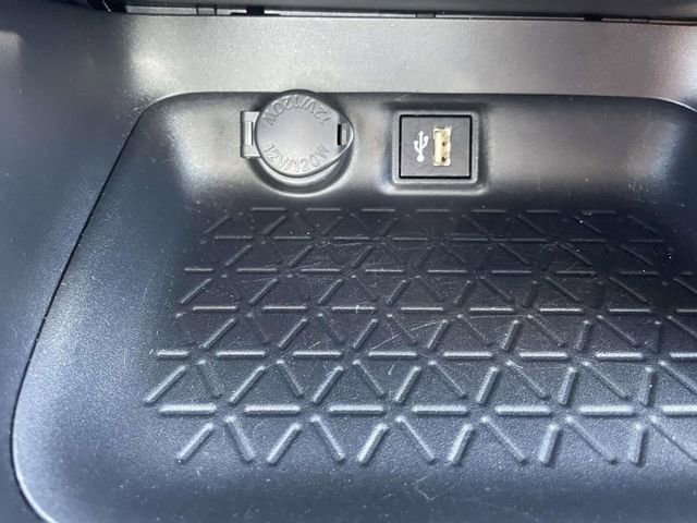 Used 2025 Toyota RAV4 XLE FWD image 27