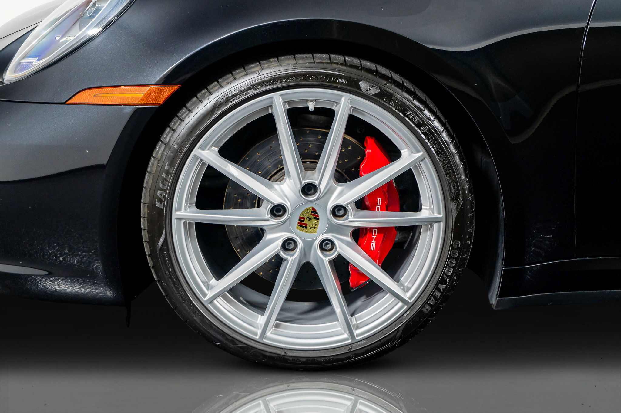 Used 2024 Porsche 911 Carrera S w/ Sport Package RWD image 21