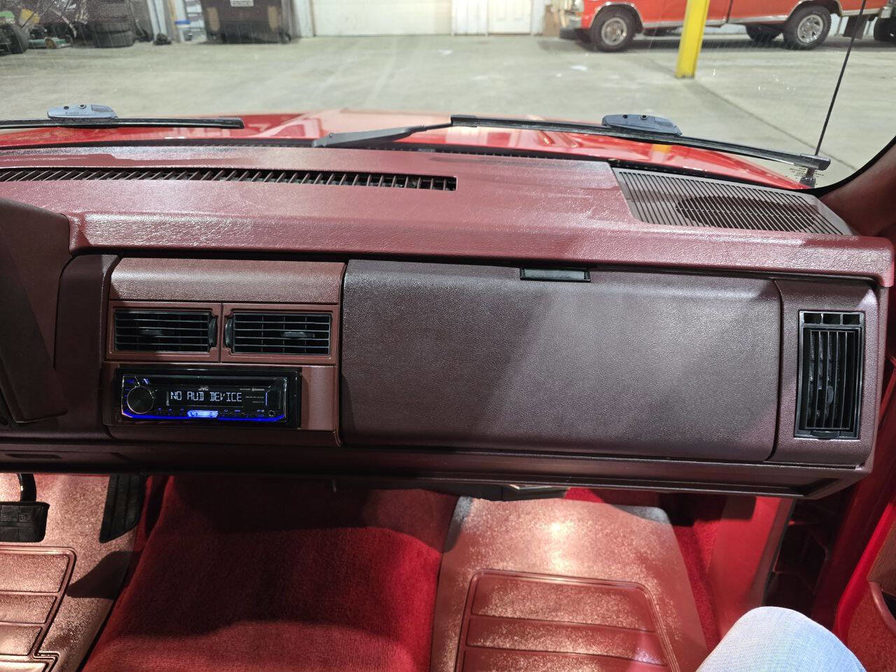 Used 1992 Chevrolet Silverado 1500 2WD Regular Cab image 34