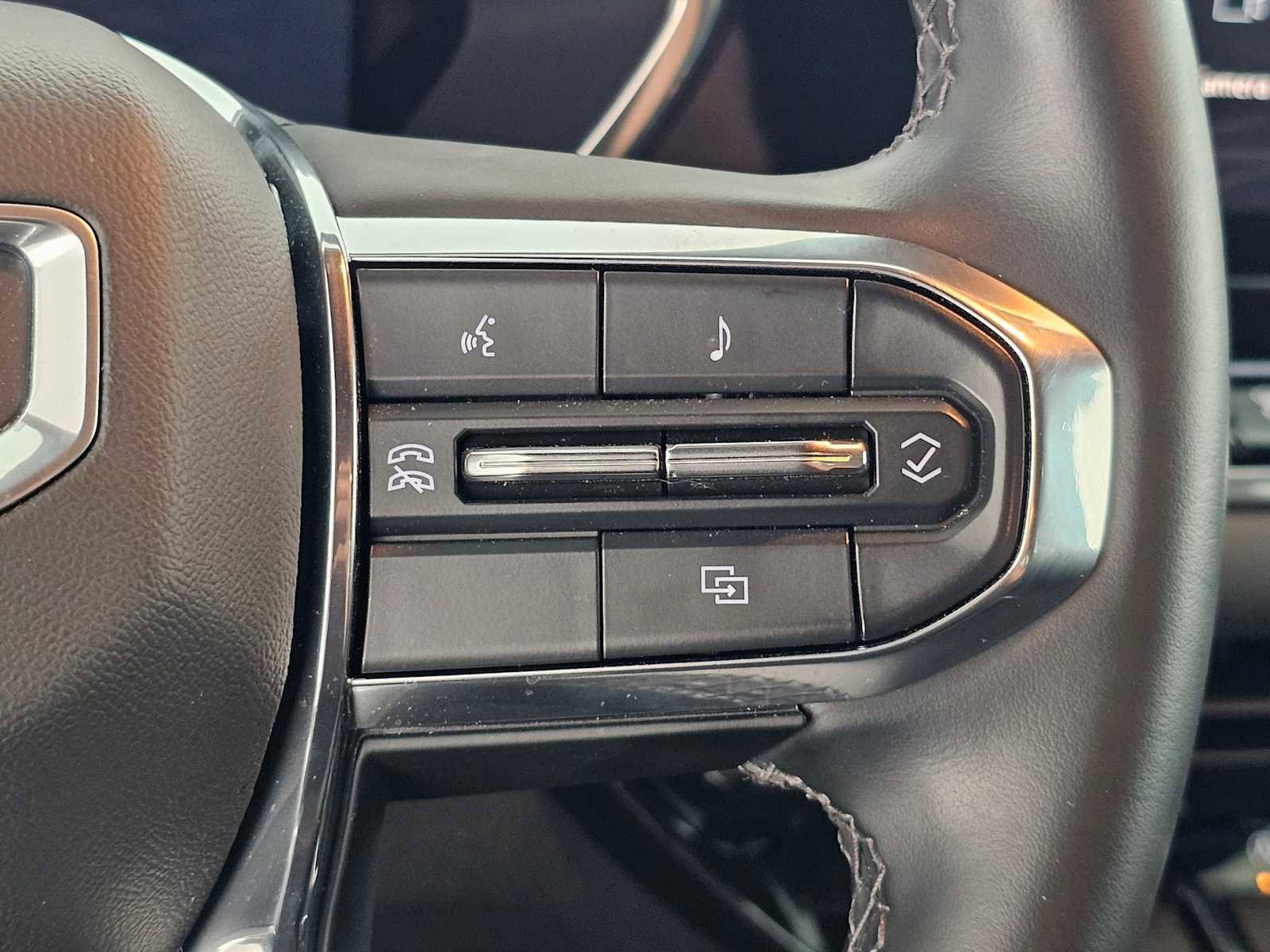 Used 2024 GMC Canyon Elevation w/ Convenience Package image 25