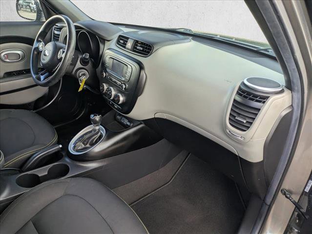 Used 2016 Kia Soul + FWD image 19