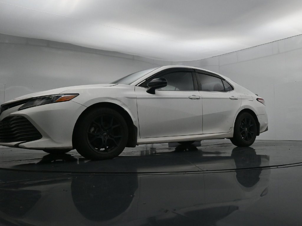 Used 2018 Toyota Camry LE FWD image 20