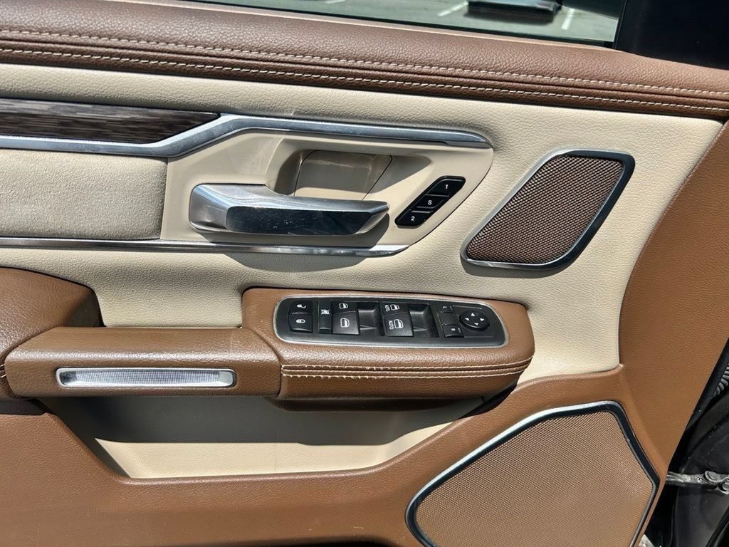 Used 2019 RAM 1500 Laramie AWD/4WD image 18