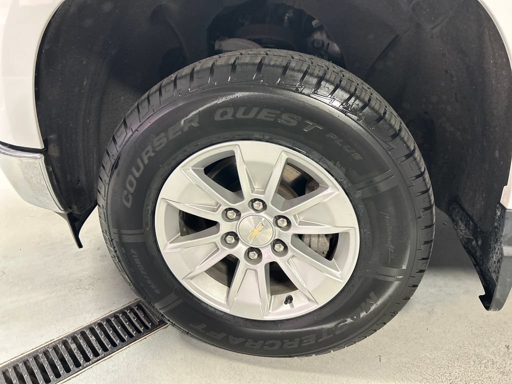 Used 2022 Chevrolet Silverado 1500 LT AWD/4WD image 9