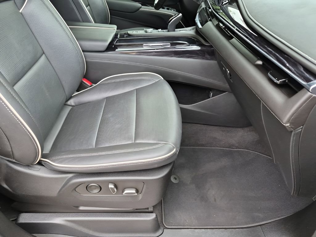 Used 2022 Cadillac Escalade Sport w/ Touring Package image 16