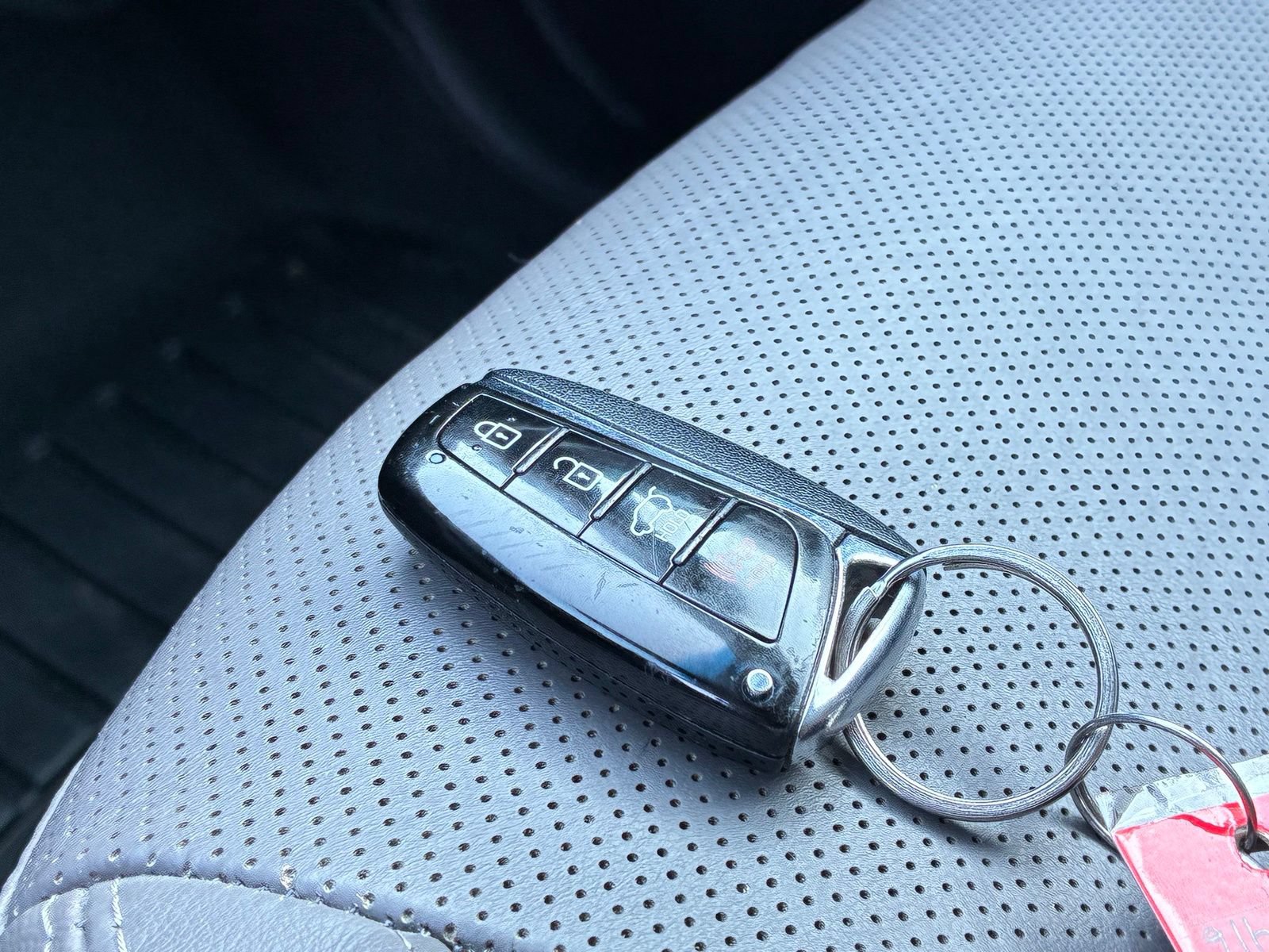 Used 2017 Hyundai Santa Fe Limited FWD image 27