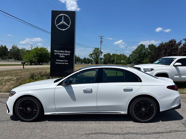 New 2026 Mercedes-Benz E 450 4MATIC Sedan image 2