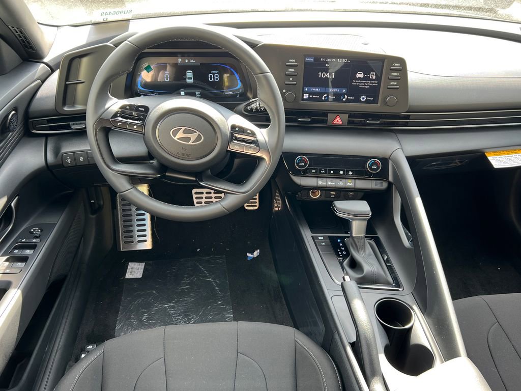 New 2025 Hyundai Elantra Sport image 22