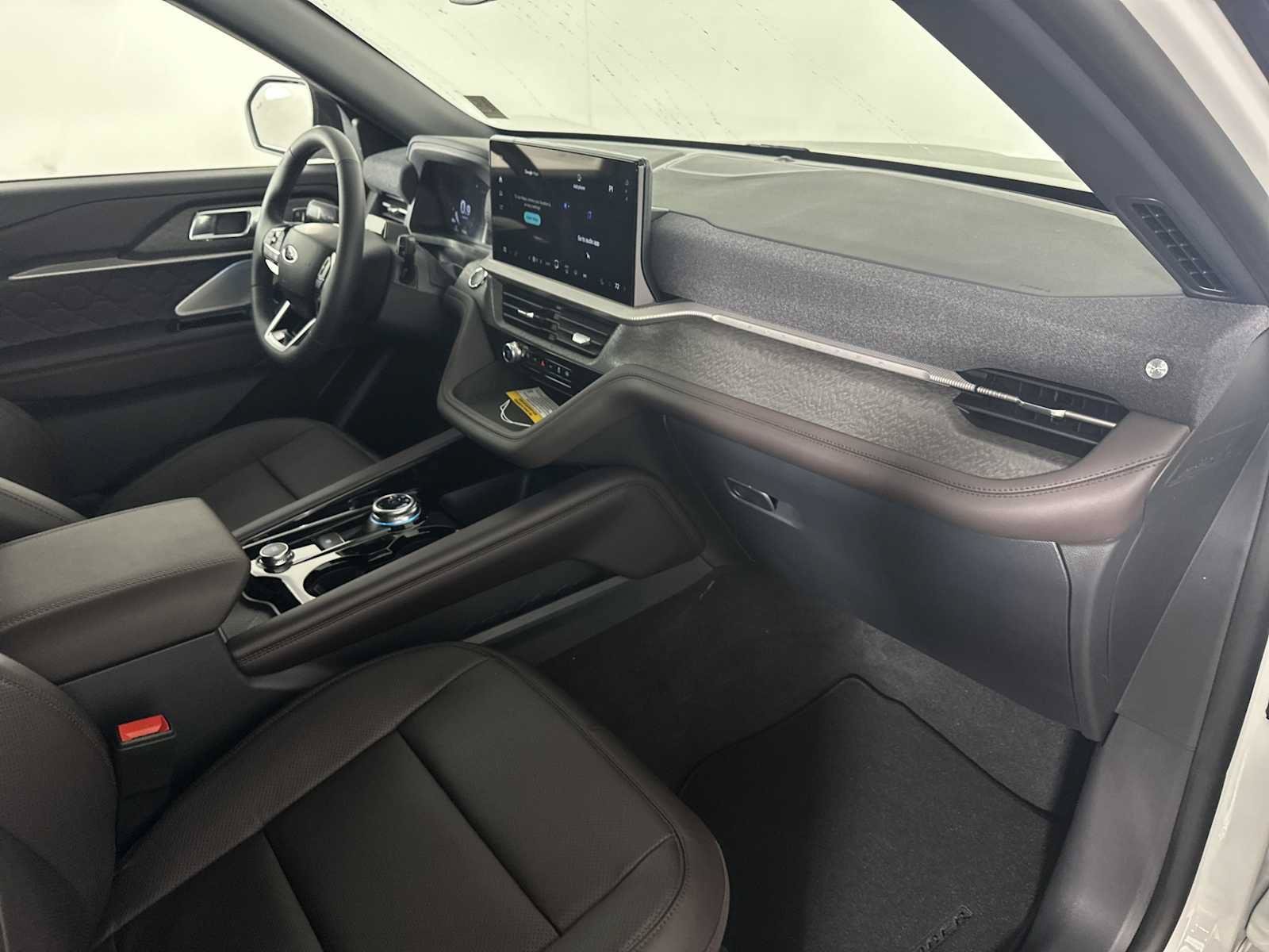 New 2026 Ford Explorer Platinum w/ LUX Leather Package AWD/4WD image 16