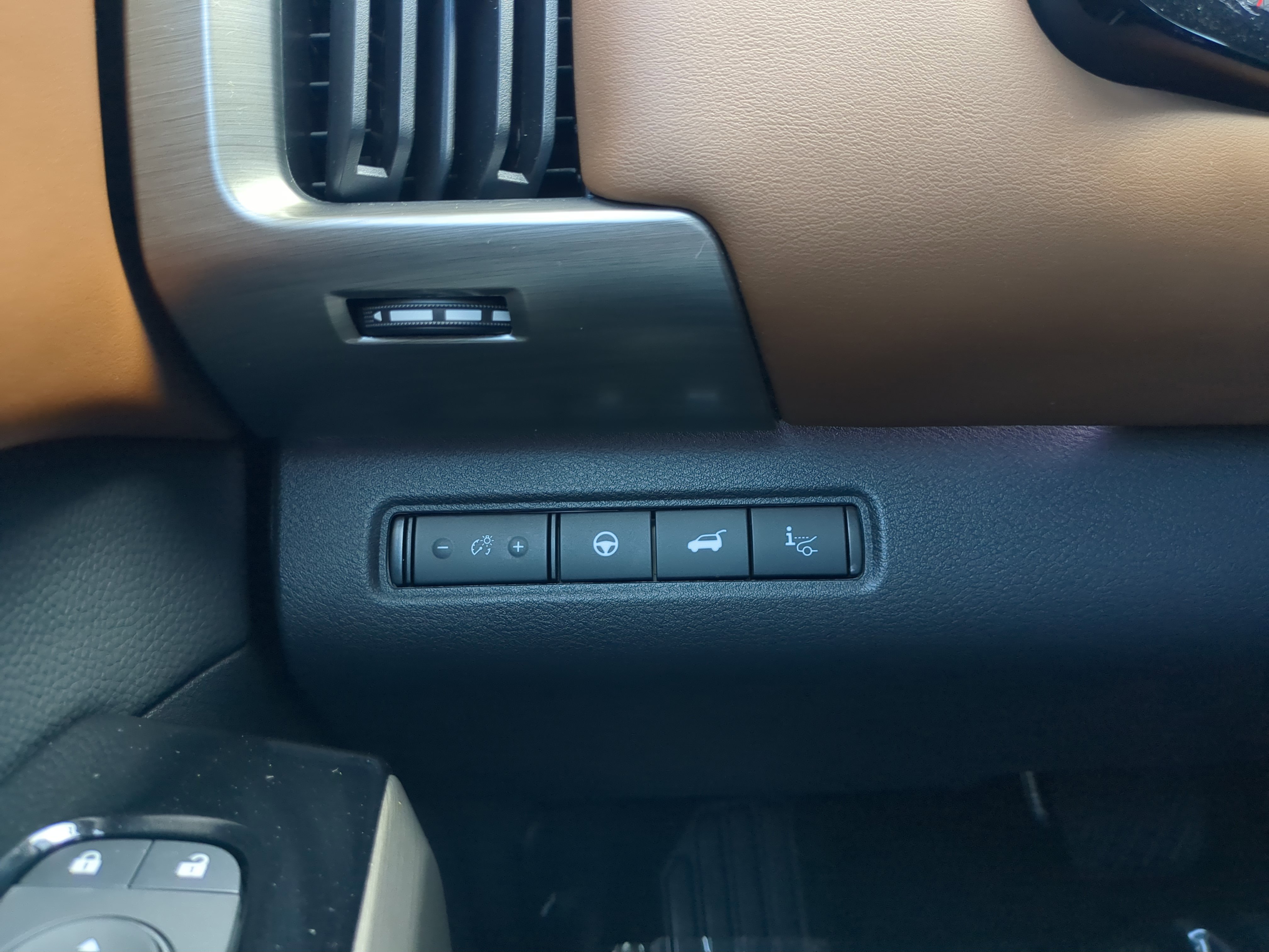 Used 2024 Nissan Pathfinder Platinum w/ Cargo Package image 27