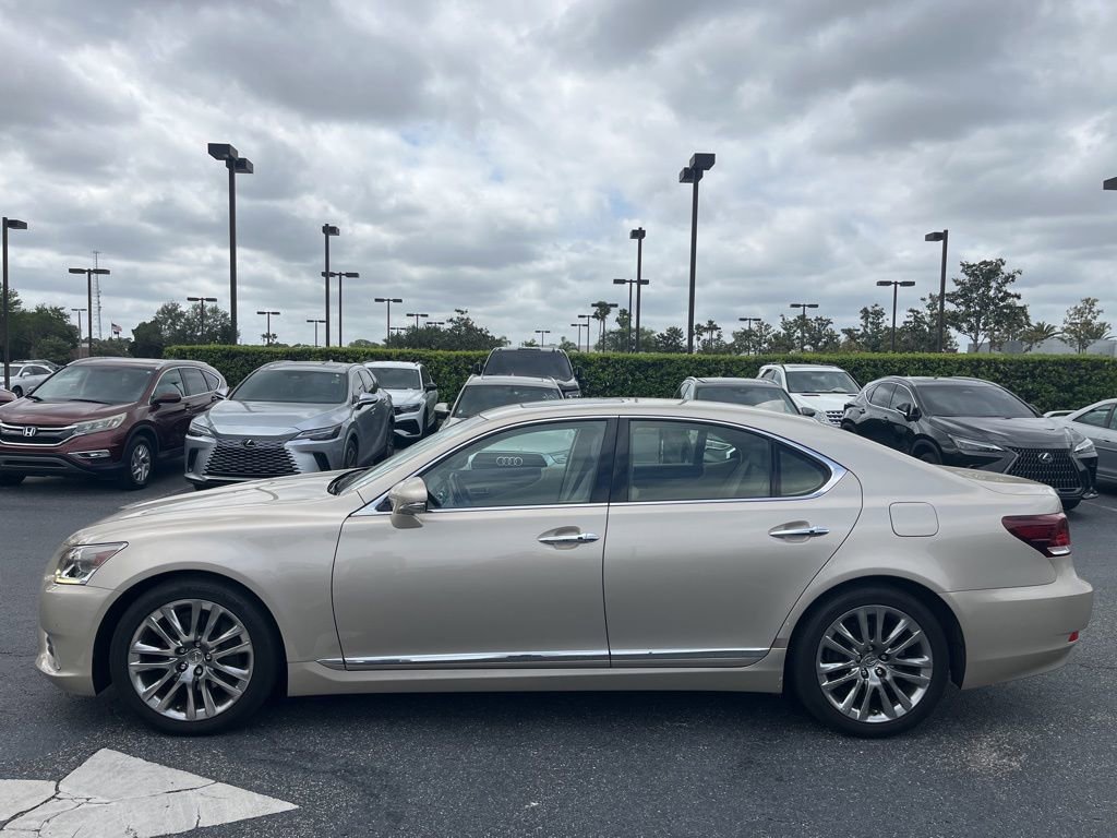 Used 2017 Lexus LS 460 image 2