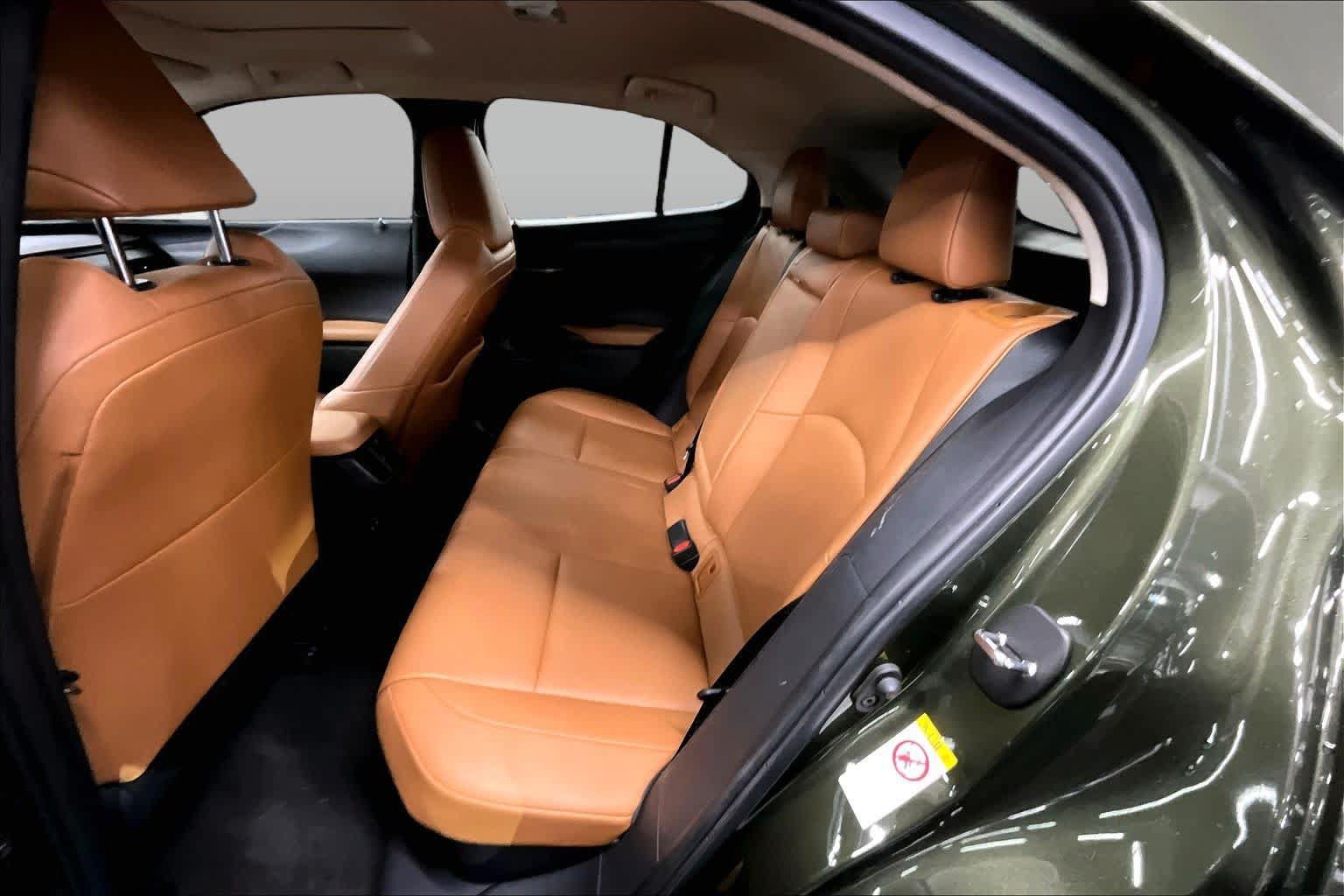 Used 2019 Lexus UX 250h w/ Premium Package AWD/4WD image 19