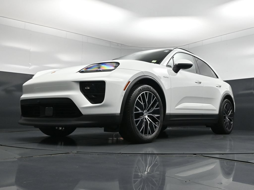 New 2026 Porsche Macan 4 Electric AWD/4WD image 22