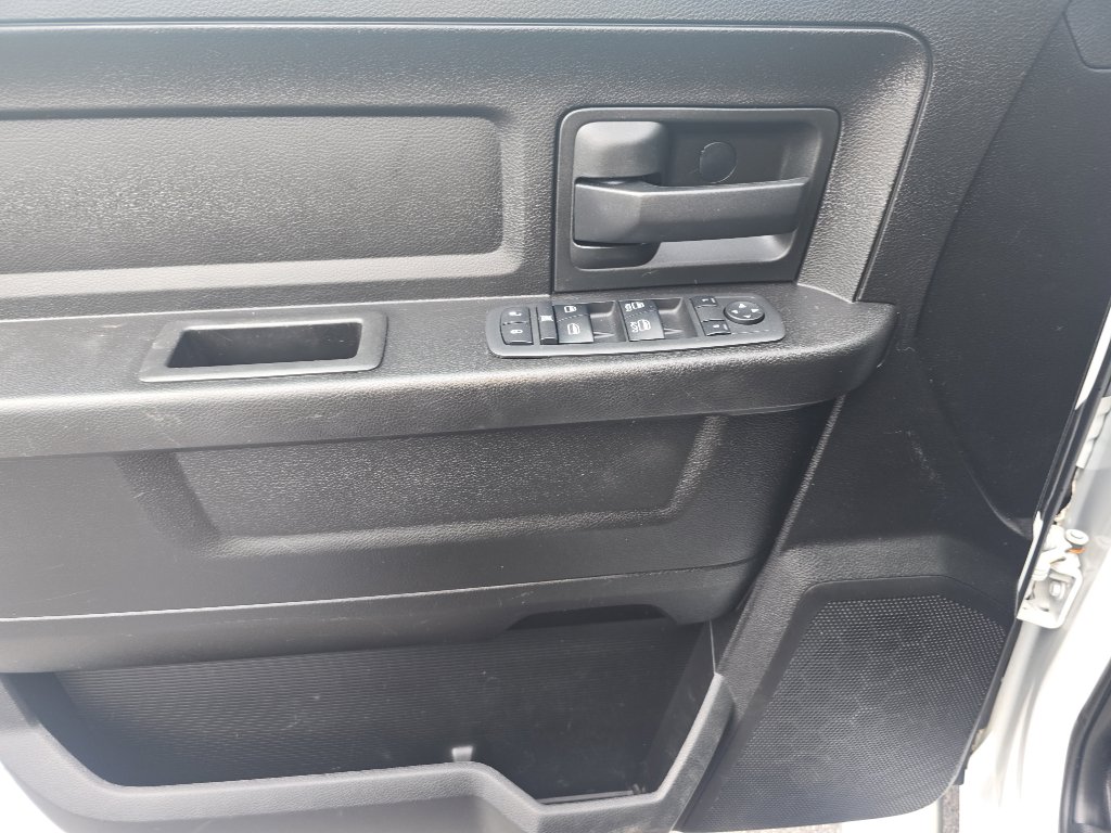 Used 2019 RAM 1500 Tradesman w/ Chrome Appearance Group image 17