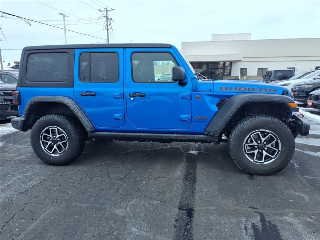 Used 2024 Jeep Wrangler Rubicon image 2