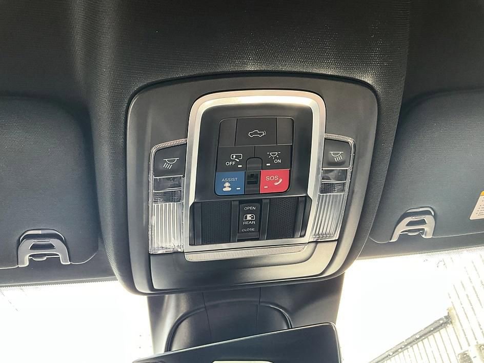 Used 2022 RAM 3500 Laramie image 28