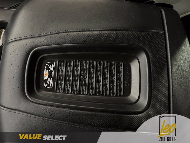 Used 2019 Cadillac Escalade Platinum AWD/4WD image 17