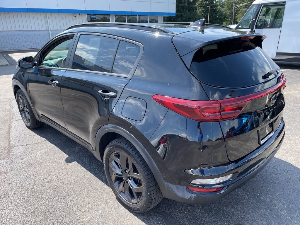 Used 2022 Kia Sportage Nightfall Edition image 9
