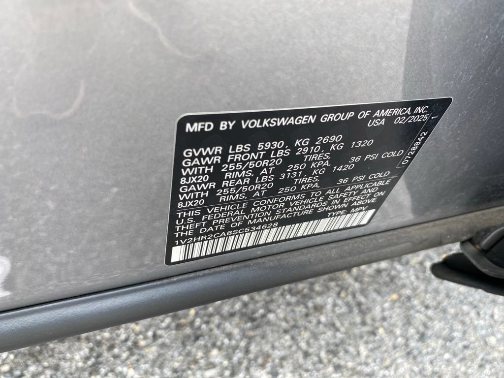 Used 2025 Volkswagen Atlas SE AWD/4WD image 17